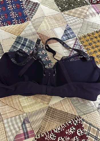 Siyah Desenli Gotik Dantelli Sütyen - Görsel 3