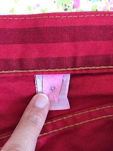 42 Beden Kırmızı şort