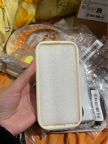 Beden İPhone 15-13 uyumlu krem kılıf