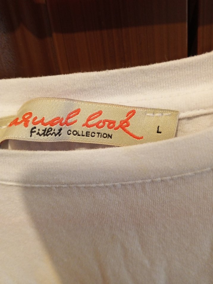 Beyaz Baskılı Kadın Tişört - Görsel 3