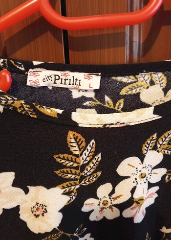 Kısa Kollu Siyah Çiçekli Bohem Bluz - Görsel 3