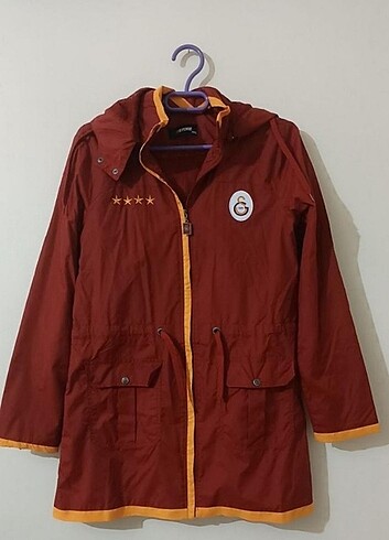 Galatasaray yağmurluk