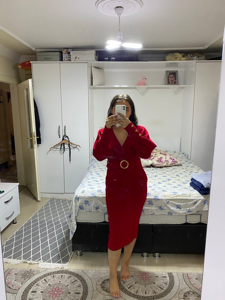 Kırmızı V Yakalı Uzun Kollu Midi Elbise - Görsel 2