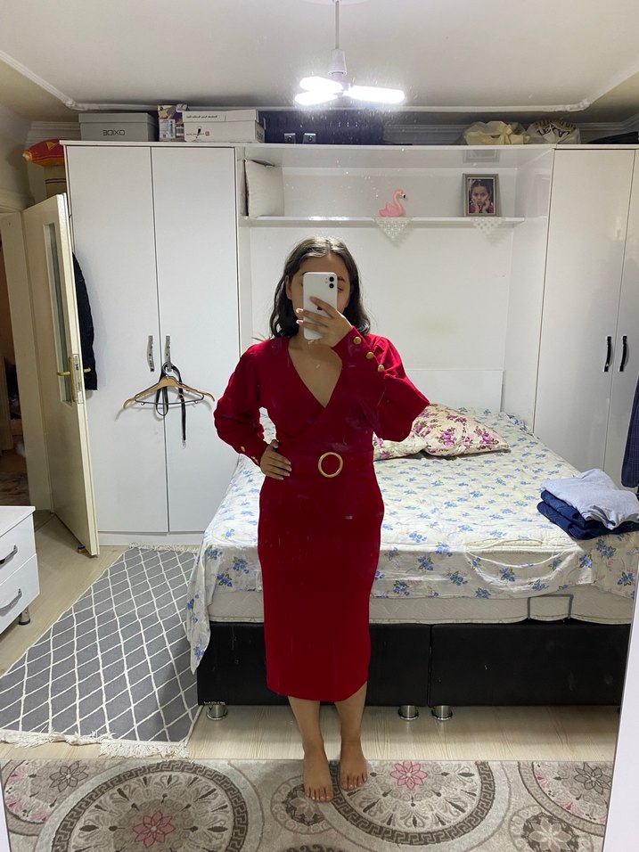 Kırmızı V Yakalı Uzun Kollu Midi Elbise - Görsel 3