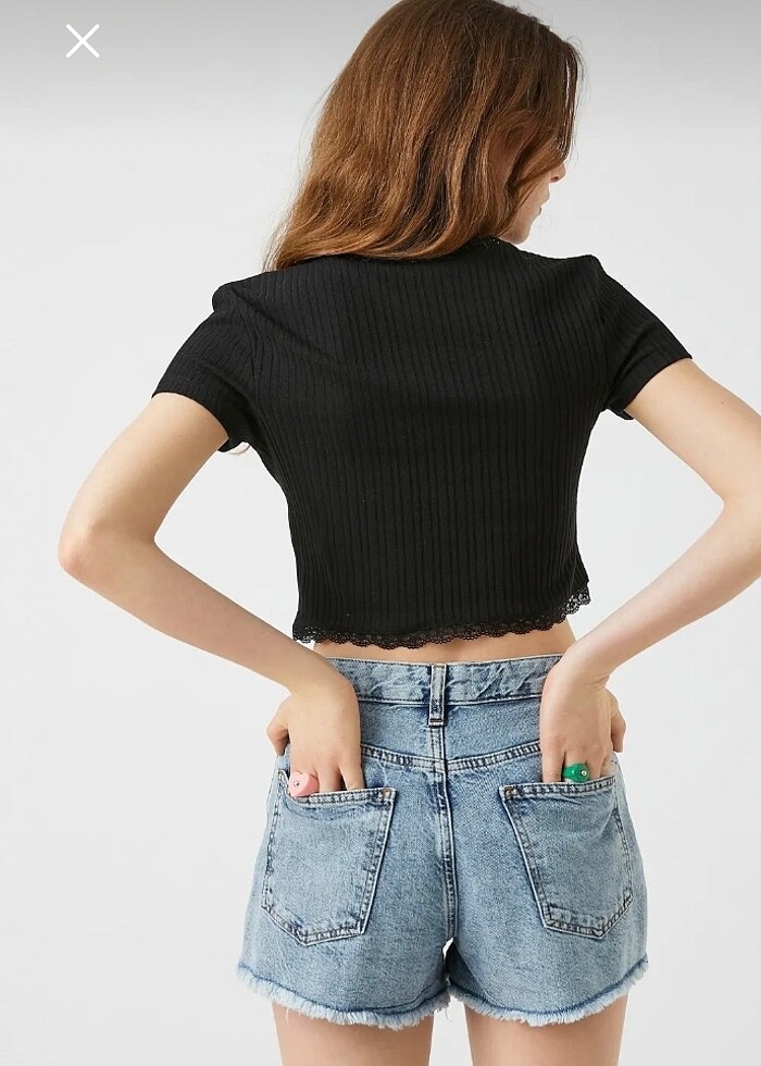 koton crop tişört düğmeli dantel detaylı - Görsel 2