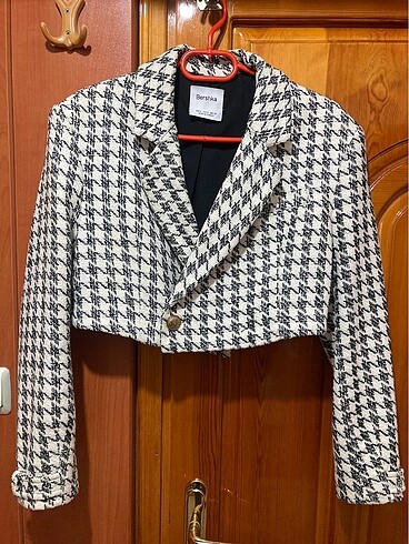 Bershka crop blazer