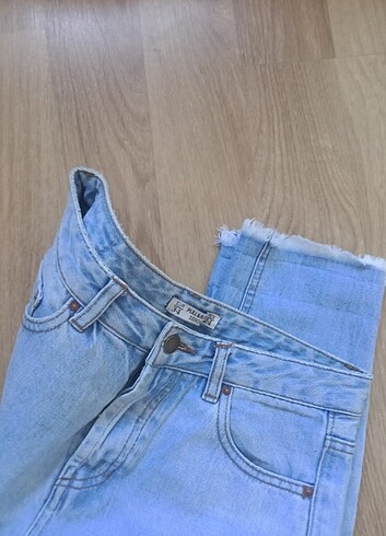 Pull and jean