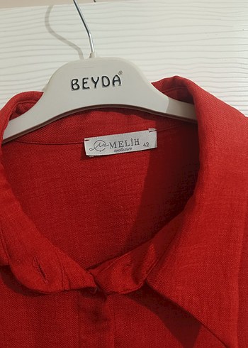 Trendyol & Milla Uzun Kollu Kırmızı Düğmeli Kadın Tunik