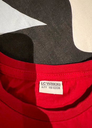 LC Waikiki Kırmızı Baskılı Erkek Kız Çocuk Tişörtü