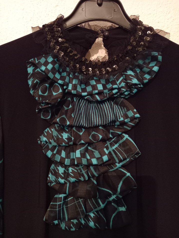 Uzun Kesim Turkuaz Desenli Elbise.esnek kumaş - Görsel 3