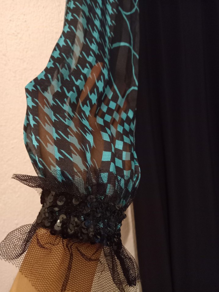 Uzun Kesim Turkuaz Desenli Elbise.esnek kumaş - Görsel 2