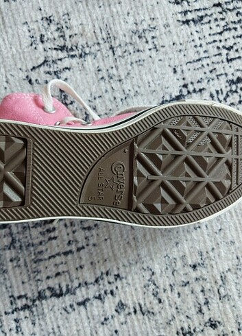 37,5 Beden pembe Renk Orijinal giyilmemiş converse