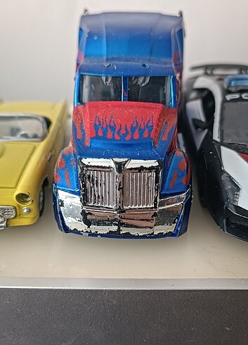 3 araba Optimus Prime Transformers , Ford ve Lamborghini diecas