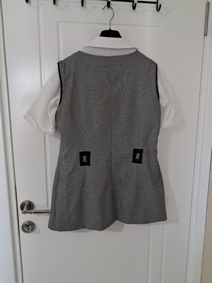 Düğmeli Gri Kısa Kadın Yelek - Görsel 4