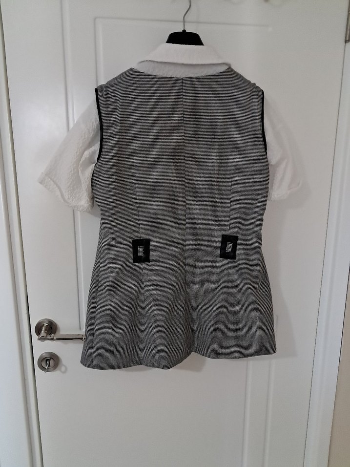 Düğmeli Gri Kısa Kadın Yelek - Görsel 2