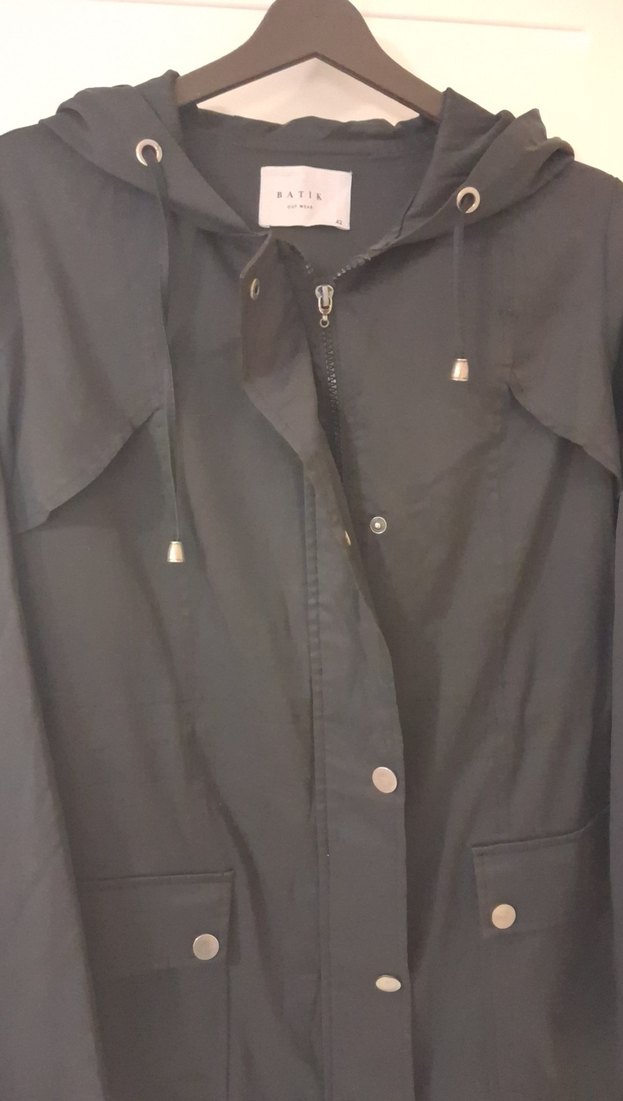 Düğmeli Siyah Midi Kadın Ceket - Görsel 3