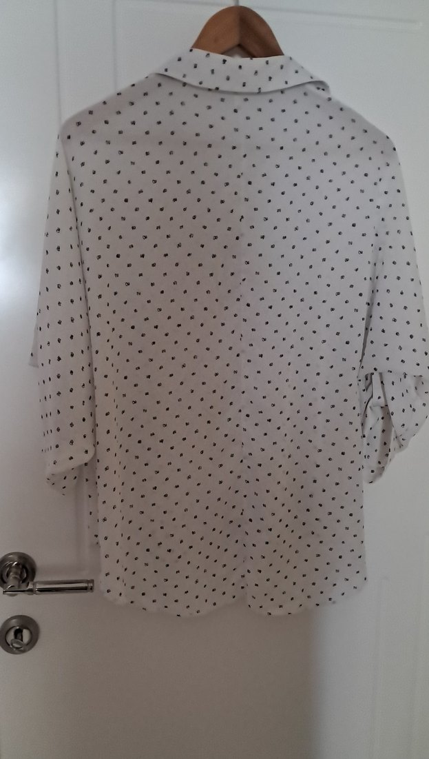 Seçil marka düğmeli Puantiyeli V Yaka Kadın Gömlek - Görsel 3