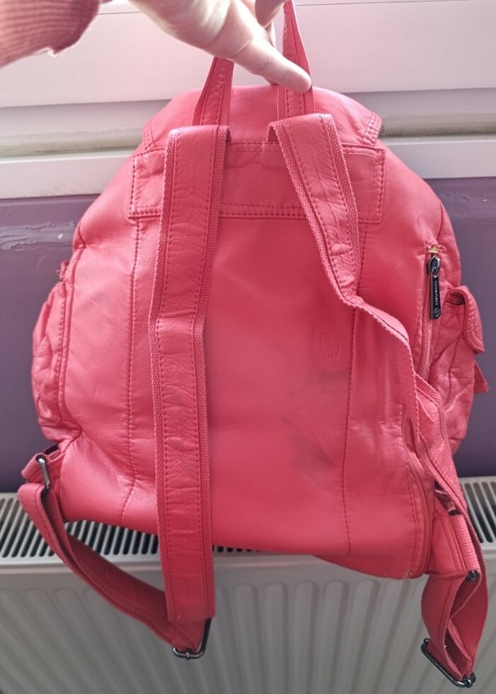 Yumuşak dokulu deri sırt çantası  - Görsel 2