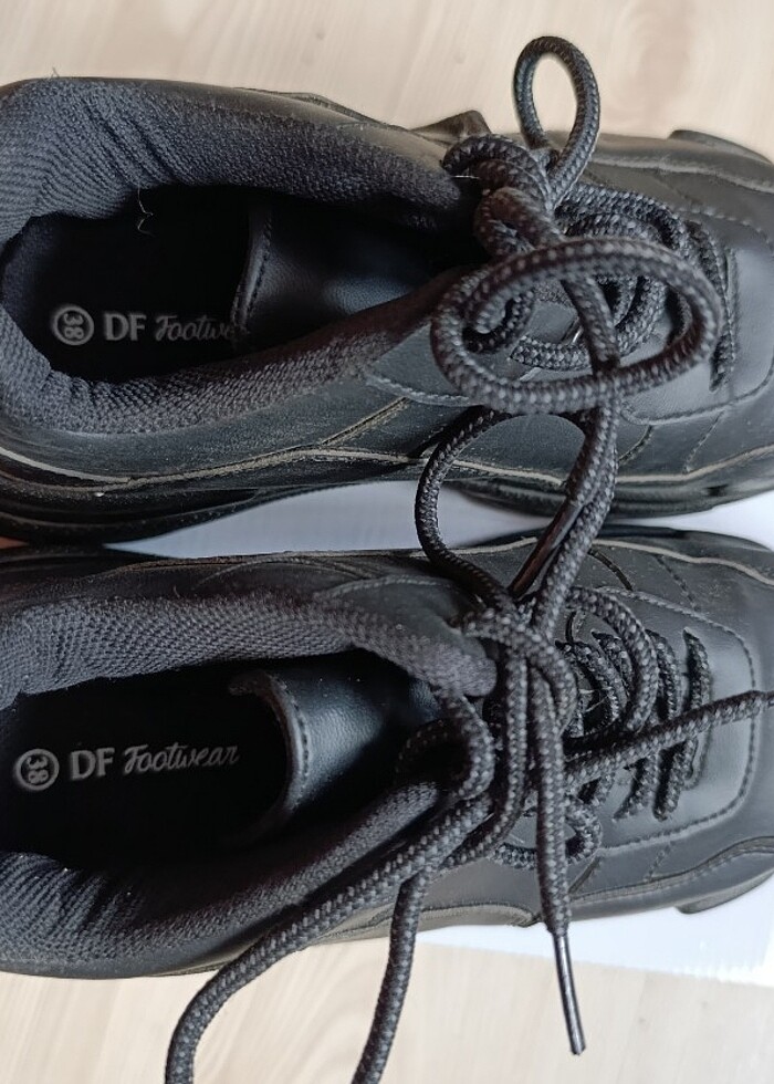 Siyah spor ayakkabısı  - Görsel 3