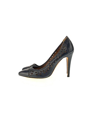 Beymen Stiletto %70 İndirimli.