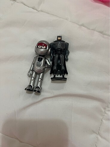 Batman ve arçelik figürleri