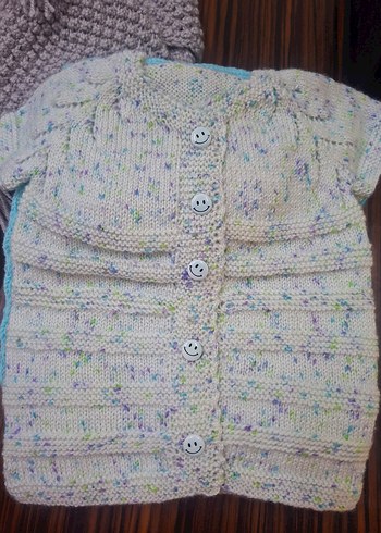 Bej Kısa Örgü Düğmeli Bebek Yeleği - Görsel 2