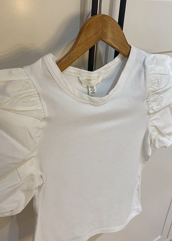 H&M Kolları volanlı beyaz tişört