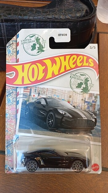 Hot wheels Aston Martin