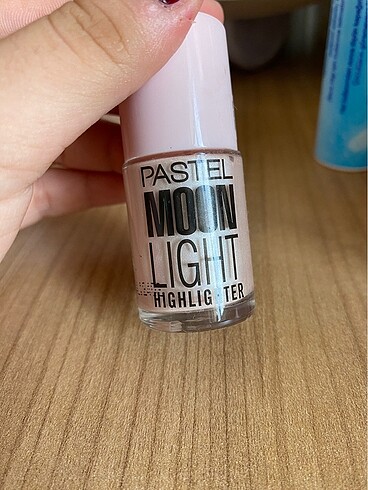 pastel moonlight highlighter