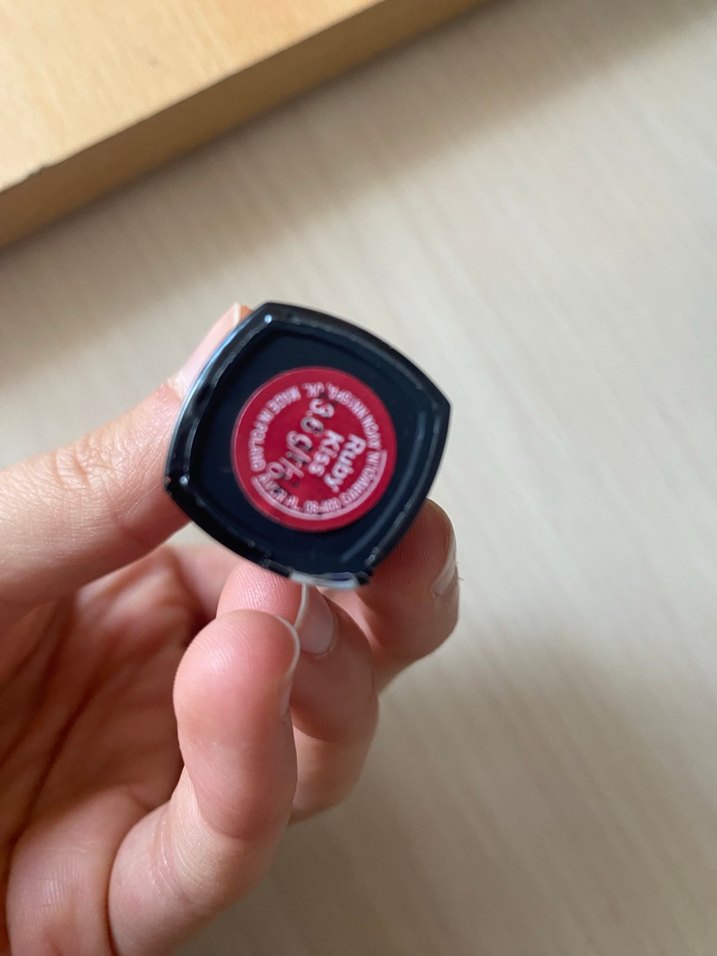 Avon ruj ruby kiss - Görsel 4