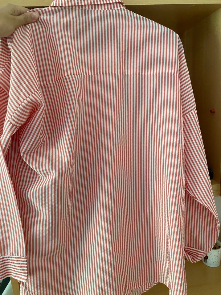 Düğmeli Kırmızı Çizgili Uzun Kollu Kadın Gömlek - Görsel 3