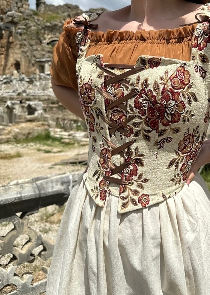 Modern Korse - Görsel 3