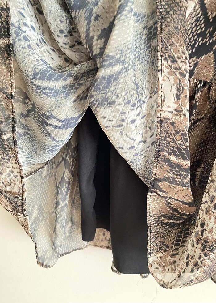 Desenli elbise - Görsel 3