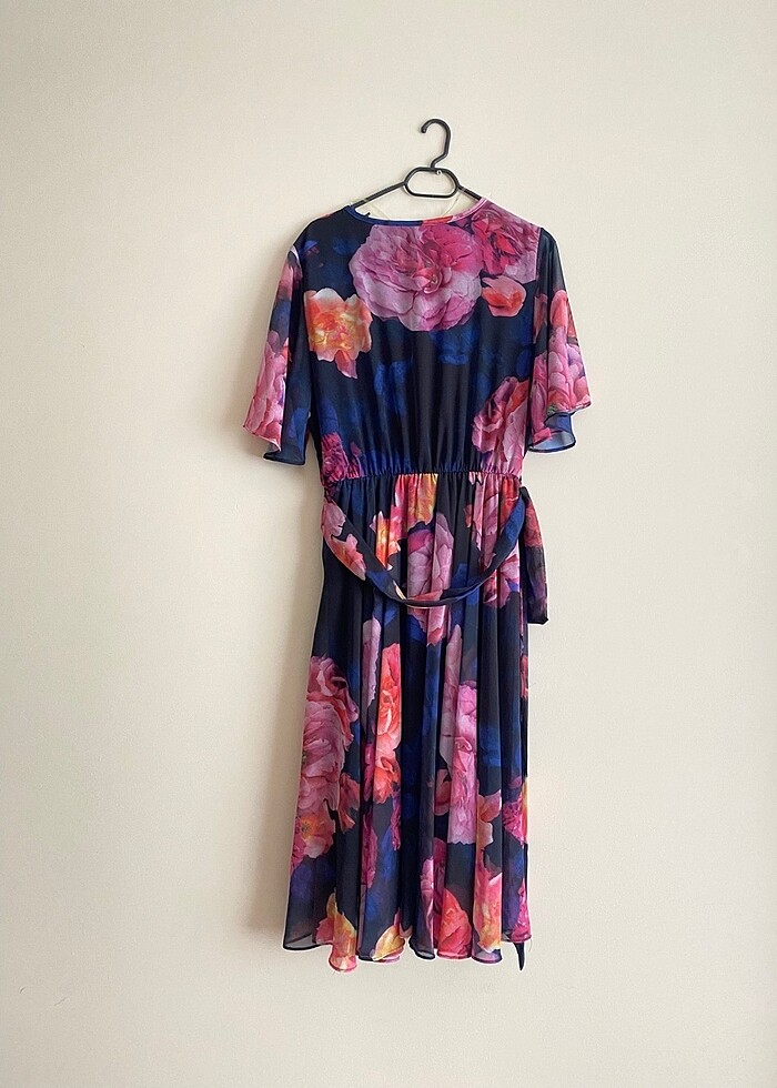 Desenli elbise - Görsel 2