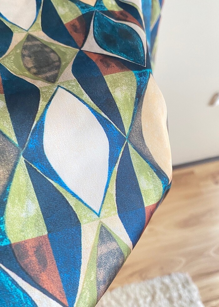 Desenli uzun elbise - Görsel 4