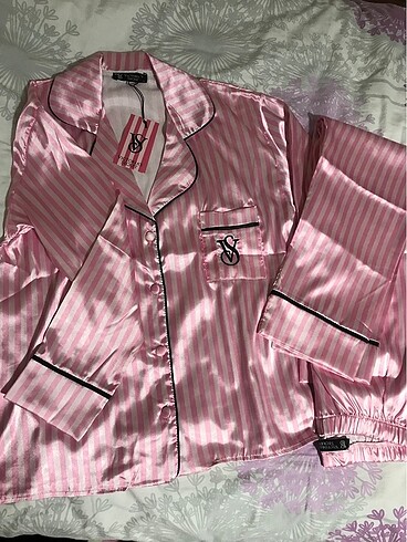 Victoria?s secret saten pijama takımı