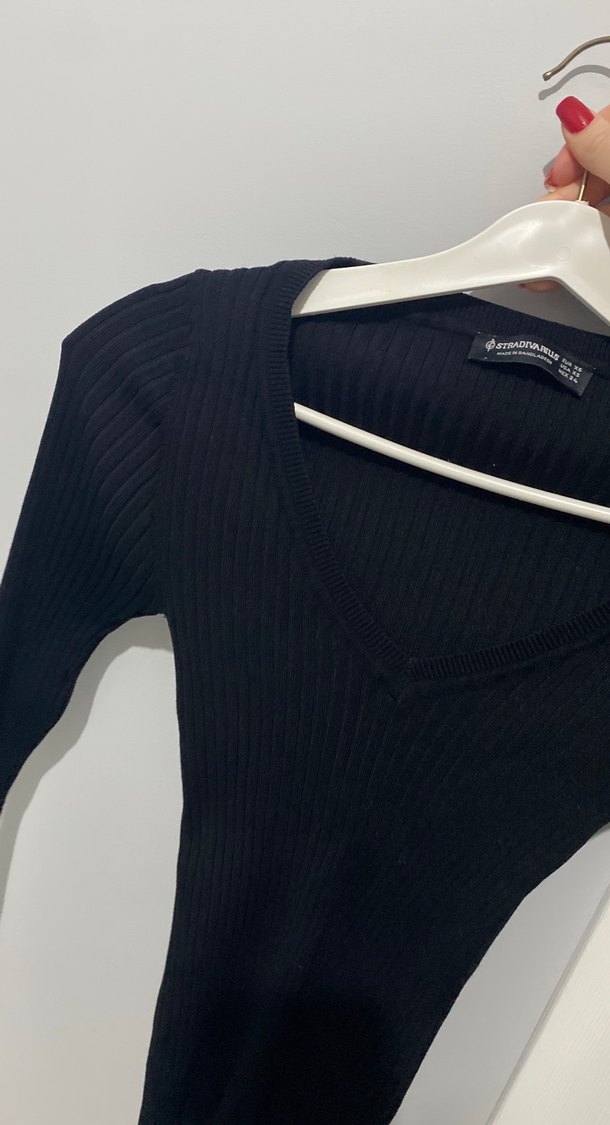 Siyah V Yaka İnce Örgü Kadın Kazak - Görsel 4