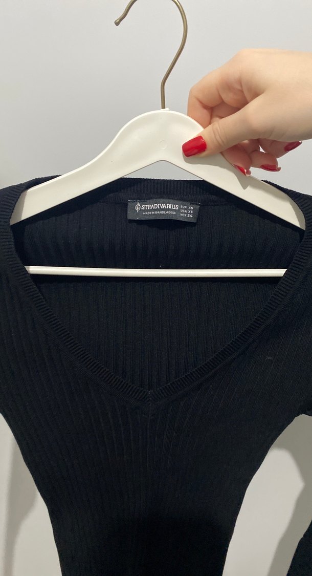 Siyah V Yaka İnce Örgü Kadın Kazak - Görsel 2