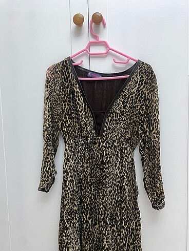 kısa leopar elbise