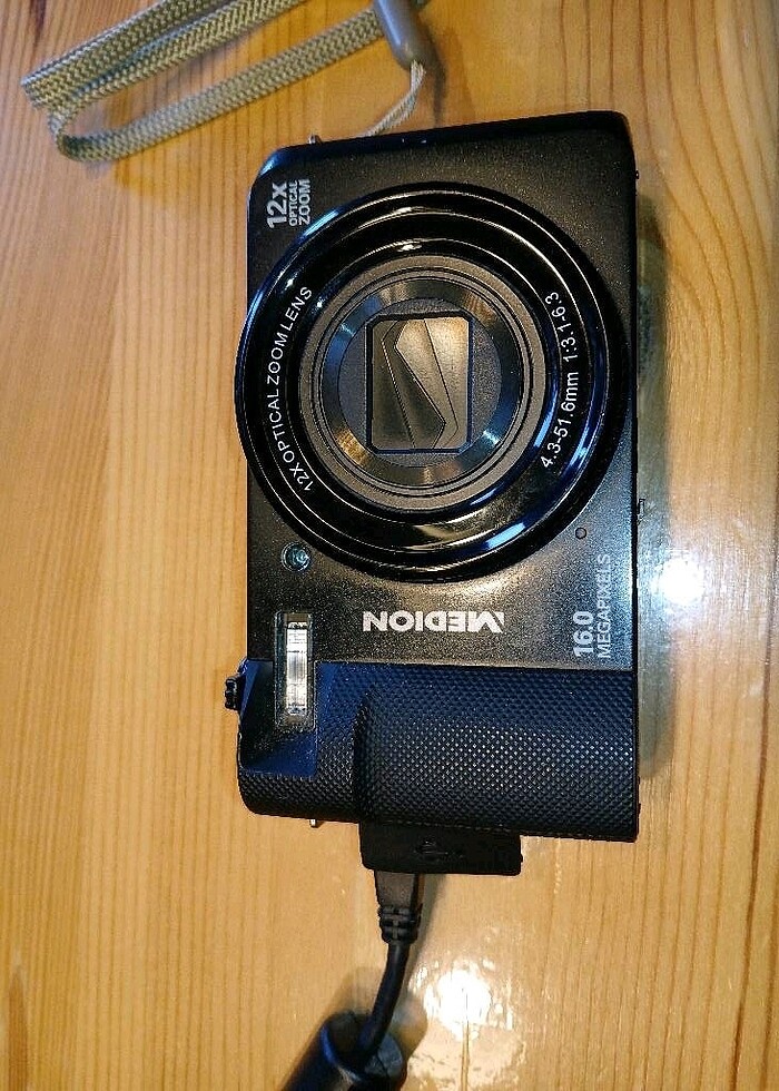 medion Dijital kamera flip kamera - Görsel 3