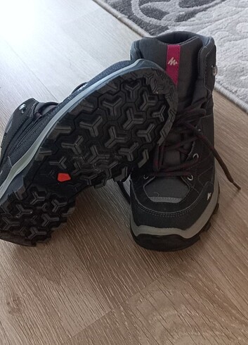 35 Beden DECATHLON ÇOCUK BOTU TEMİZ 