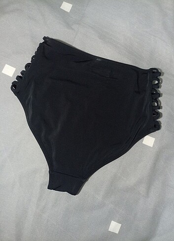 34 Beden Penti Siyah Bikini Altı