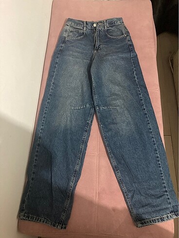Bershka Skater model kemerli kot pantolon