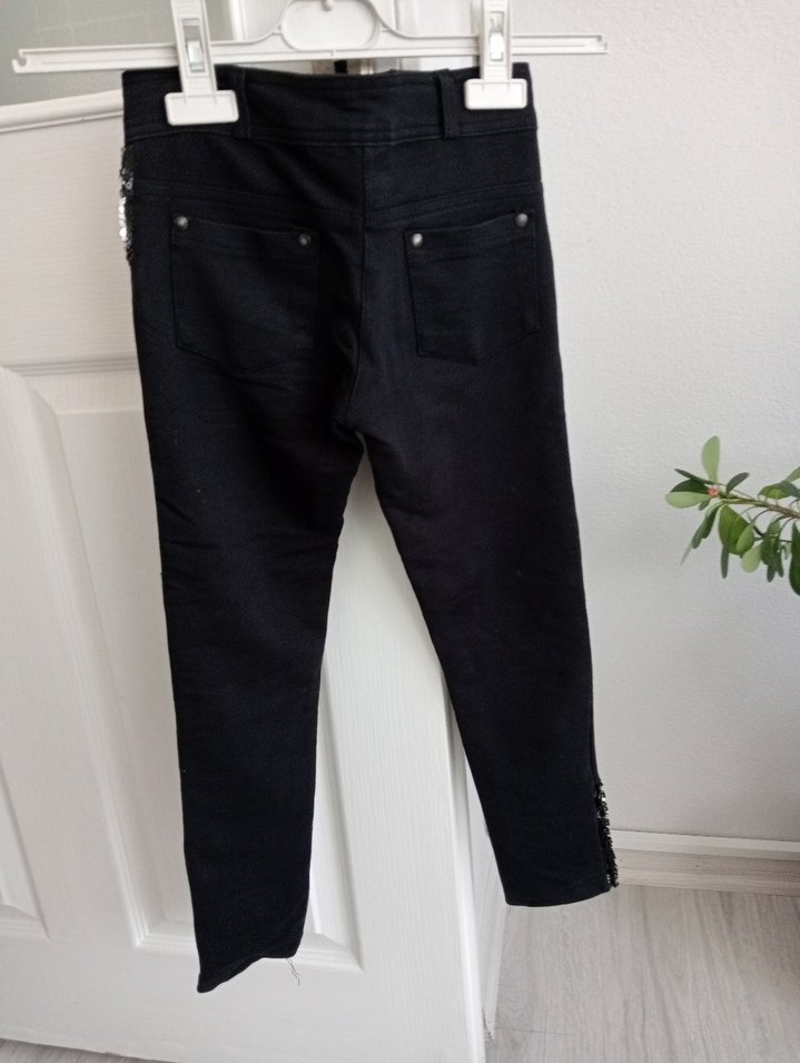 Kız Çocuk Siyah Payetli Dar Kesim Kot Pantolon - Görsel 4