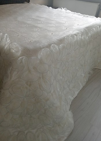 tüllü İncili Beyaz Parlak Yatak Örtüsü - Görsel 9