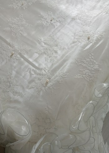 tüllü İncili Beyaz Parlak Yatak Örtüsü - Görsel 3