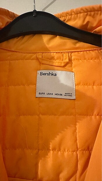 s Beden BERSHKA spor mont