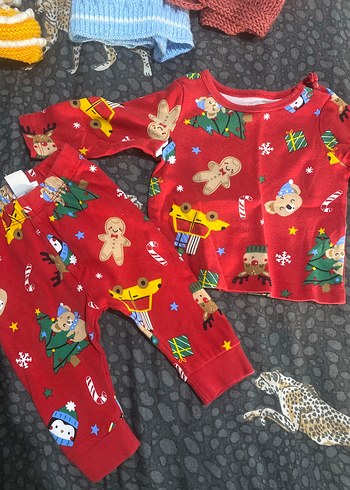 Erkek Çocuk Kırmızı Desenli Triko Pijama Takımı