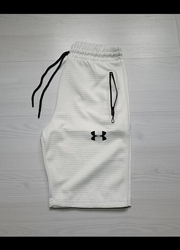 xl Beden Under armour şort 