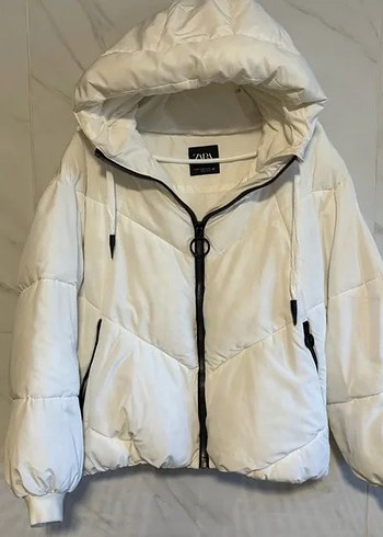 Zara Beyaz Mont